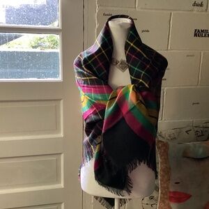 Italy acrylic scarf 48 x 48 brand new absolutely gorgeous